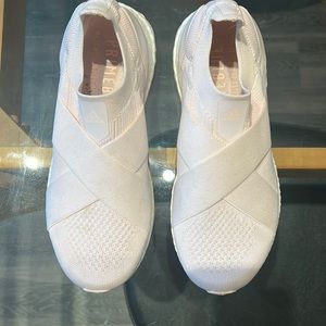 Prime blue Ultra Boost (Pale Pink)